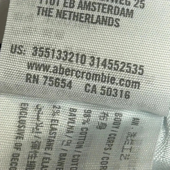 Hollister Women jeans size 32 blue NWT curvy high rise frayed patchwork and hem - Picture 12 of 12